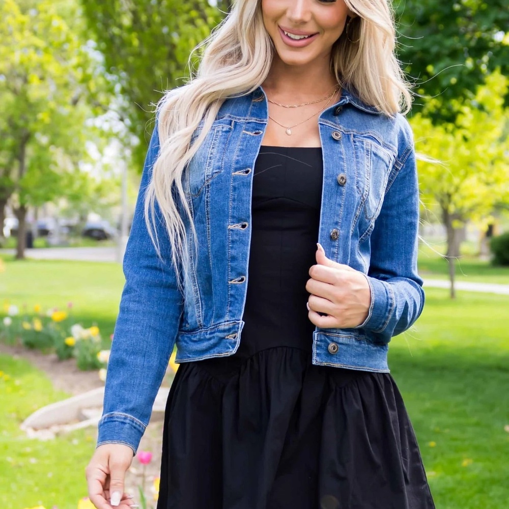 Vintage Washed Crop Denim Jacket